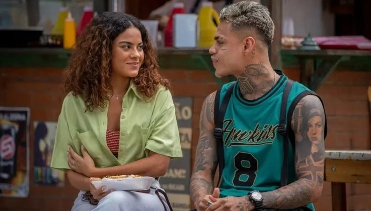 Bella Campos e MC Cabelinho se conheceram em setembro de 2022 durante as gravações da novela 'Vai Na Fé' e assumiram o namoro em novembro. (Foto: Globo)