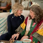 Grace e Frankie estão encarando a temida terceira idade, mas não da forma que imaginavam. Quando os seus respectivos maridos revelam que estão apaixonados um pelo outro, e planejam se casar, a vida delas é virada de cabeça para baixo. (Foto: Divulgação)