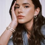 Bruna Marquezine é uma atriz brasileira conhecida por sua atuação em novelas, séries e filmes. (Foto: Instagram)