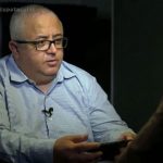 Neste último domingo (25), o suposto filho de Gugu, Ricardo Rocha, de 48 anos, falou pela primeira vez sobre o caso, em entrevista ao "Domingo Espetacular", na Record TV, ele admitiu que não teve coragem de procurar o apresentador enquanto estava vivo, mas agora que o reconhecimento de paternidade e a partilha dos bens (Foto: Record TV)