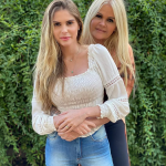 Os fãs de Bárbara e Monique se derreteram pela publicação. "Beleza em dose dupla", "Você é linda como sua mãe!", "A filha é linda igual a mamys" e "Felicidades pra linda mamãe!" escreveram alguns deles. (Foto: Instagram)