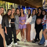 Bruna recebe amigas para seu chá revelação. (Foto: Instagram)