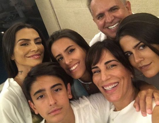 A atriz tem 4 filhos: Cleo, Antonia Morais, Ana e Bento. (Foto: Instagram)