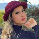 Maira Cardi usou as redes sociais para sair em defesa de Virginia Fonseca, após ela postar uma foto de biquini e ser criticada pelos internautas pela aparência de sua barriga devido a procedimentos estéticos. (Foto: Instagram)