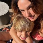 Isis Valverde compartilhou uma sequência de fotos curtindo um dia de sol em Los Angeles, nos EUA, ao lado do filho Rael. (Foto: Instagram)