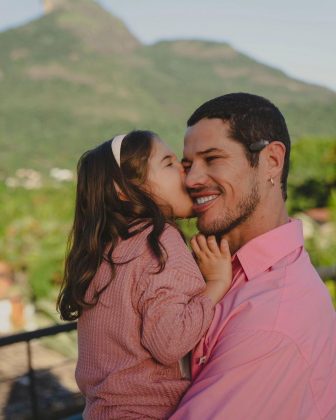 Os fãs de Loreto se derreteram pelos cliques: "Vocês juntos são muito lindos" e "Lindas fotos! Bendito seja esse amor entre pai e filha" escreveram alguns deles. (Foto: Instagram)