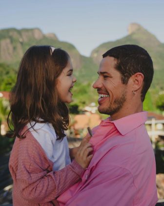 José Loreto compartilhou um belo ensaio fotográfico ao lado da filha, Bella, esta sexta-feira (7). (Foto: Instagram)