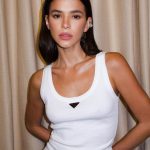 Bruna Marquezine usa máscara para se disfarçar em ida ao cinema no Rio de Janeiro. (Foto: Instagram)