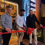 Nesta segunda-feira (17), Gusttavo Lima inaugurou a da matriz da marca 'Mr. Ocky', seu novo empreendimento de roupas e acessórios personalizados. A inauguração contou um enorme evento badalado em Goiânia (GO), cidade que segundo disse o cantor em entrevista ao portal do Leo Dias, foi onde ele teve todas as oportunidades na sua vida (Foto: Instagram)