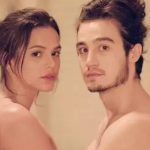 Em 2020, Bruna Marquezine confirmou ter ficado com Tiago Iorc, mas negou que tenha sido pivô do término entre o cantor e Isabelle. "Fiquei com o Tiago, sim, mas meses depois dele e Isabelle terminarem. Não ficamos na época do clipe", disse ela, nas redes sociais. (Foto: YouTube)