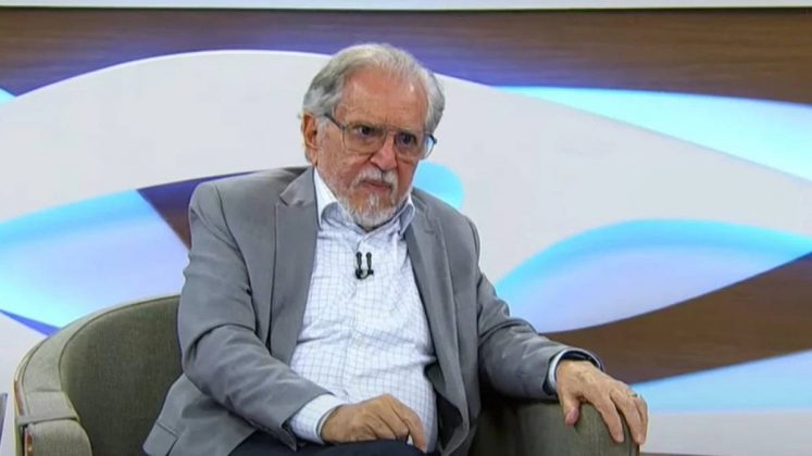 Durante a entrevista, Carlos Alberto de Nóbrega ainda rasgou elogios ao ex-presidente Bolsonaro. (Foto: YouTube)