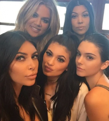 Kylie é irmã de Kim Kardashian, Kourtney Kardashian, Khloé Kardashian e Kendall Jenner. (Foto: Instagram)