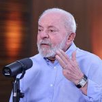 O presidente Luiz Inácio Lula da Silva (PT) revelou que realizará uma cirurgia no quadril em breve. Ele contou que possui um problema antigo na cabeça do fêmur, e que a dor se tornou frequente ultimamente. (Foto: Canal Gov)