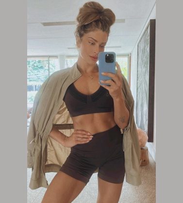 Além de sua habilidade como atriz, Grazi também é conhecida por sua beleza estonteante. (Foto: Instagram)