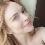 Os fãs e admiradores de Lindsay Lohan estão ansiosos para acompanhar sua jornada como mãe e comemorar junto com ela essa nova fase de sua vida. (Foto: Instagram)