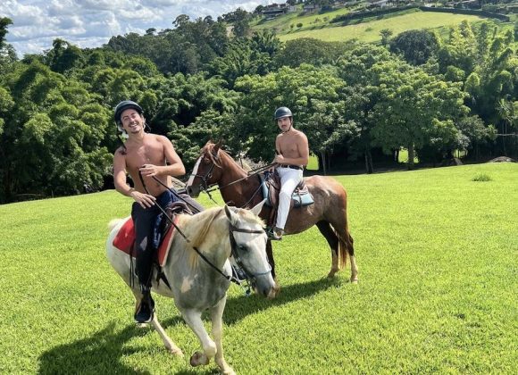 “Não estou bem e fui agredido pelo meu partner", escreveu o artista. (Foto: Instagram)