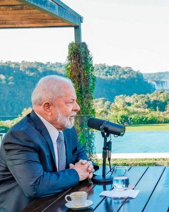 O presidente Lula se pronunciou após ser alvo de polêmica pelo humorista Carlos Alberto de Nóbrega, que fez críticas contra ele, por não possuir um diploma de graduação. (Foto: Instagram/Ricardo Stuckert)