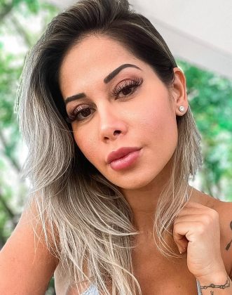 “Adoro ela! Admiro. É uma mulher incrível. Jovem, bonita, família linda, honra a Deus o tempo inteiro. Quem fala mal dela, tem inveja", afirmou Maíra Cardi. (Foto: Instagram)