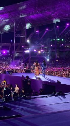 Durante a participação especial no Numanice, um dos maiores shows de Ludmilla que lotou o estádio do Engenhão, no Rio de Janeiro, na noite de sábado (8), a cantora Preta Gil abriu seu coração e fez um desabafo sobre a traição que sofreu de seu ex-marido, Rodrigo Godoy. (Foto: Instagram)