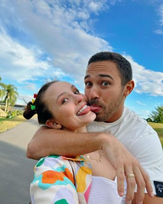 “Desde que a gente começou a namorar, a gente já falava de planos futuros. A Lari veio da viagem de férias da Itália com o assunto de irmos morar juntos, de dar um passo", explicou. (Foto: Instagram)