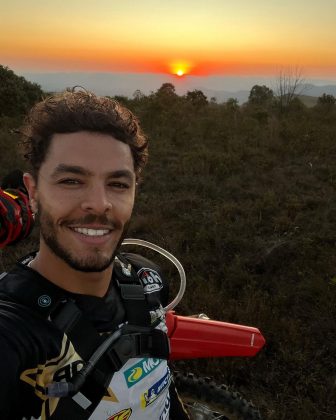 Em 'Vai na Fé', Matheus Abreu interpretou Eduardo, um jovem missionário que retorna a Piedade. (Foto: Instagram)