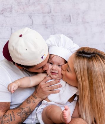 "10 meses da nossa totoca Flor! Meu amor, que Deus abençoe sua vida sempre e lhe dê muita saúde! Te amo mais que tudo", escreveu a mamãe coruja ao compartilhar uma sequência de cliques da pequena. (Foto: Instagram)