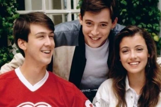 A produção traz a história de Ferris Bueller, que ao invés de ir ao colégio, decide tirar um dia de folga para aproveitar a vida. Na companhia da namorada e de seu melhor amigo, ele vai curtir altas aventuras enquanto seu diretor tenta desmascara-lo. (Foto: Divulgação)