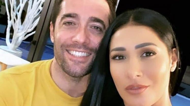 A cantora Simaria usou a redes sociais, e deixou os seguidores curiosos ao ter feito um desabafo sincero sobre recomeços desde que se divorciou do ex-marido, Vicente Escrig. (Foto: Instagram)
