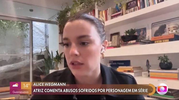 Na sequência, Alice Wegmann justificou a razão de ter tornado o assunto público após escondê-lo durante anos. (Foto: TV Globo)