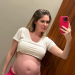 A modelo havia preocupado seus fãs ao relatar a doença pois está grávida de gêmeos. (Foto: Instagram)