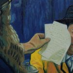 Um ano após o su1cíd1o de Vincent Van Gogh, Armand Roulin encontra uma carta escrita pelo pintor e enviada ao irmão Theo, que jamais chegou ao seu destino. Decidido a entregar ele mesmo a correspondência, Armand parte para a cidade francesa de Arles na esperança de encontrar algum contato com a família do artista falecido. Lá, inicia uma investigação junto às pessoas que conheceram Van Gogh, no intuito de decifrar se ele realmente se matou. (Foto: Divulgação)