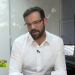 Daniel Bialski, advogado de Michelle Bolsonaro, anunciou que sairá da equipe de defesa da ex-primeira dama em meio ao caso polêmico de investigação das joias. (Foto: YouTube)