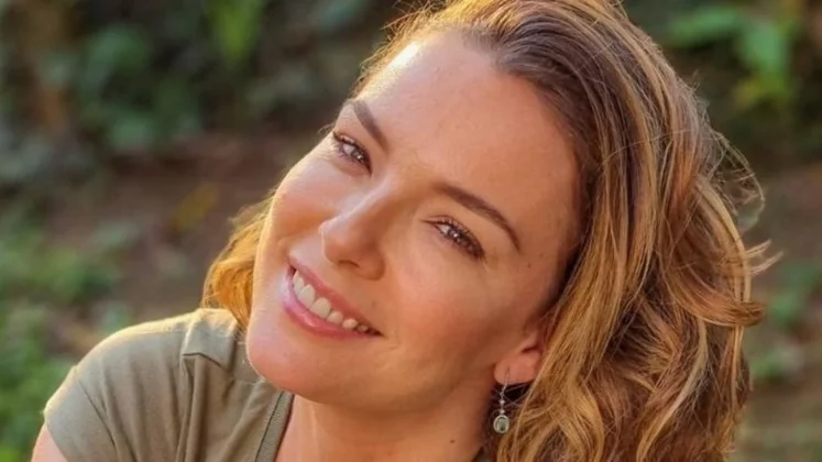 Bi? Regiane Alves comenta chance de assumir namoro com outra mulher na vida real. (Foto: Instagram)