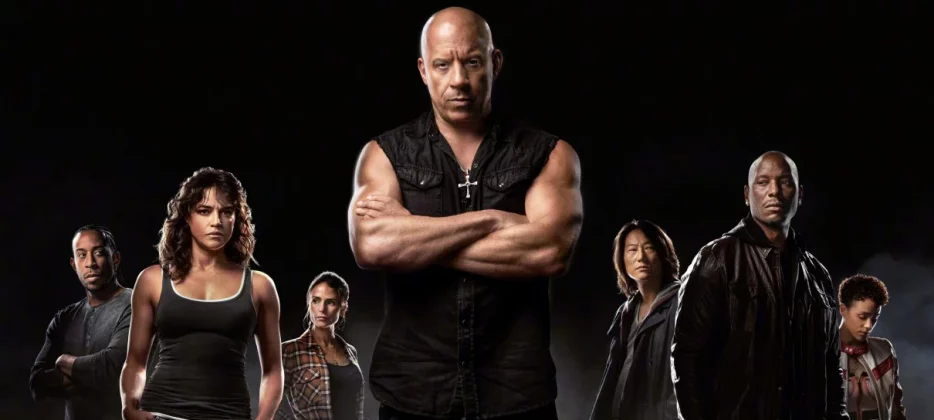 Com outros nomes no elenco como Michelle Rodriguez, Jason Statham, Tyrese Gibson, Chris 'Lucradis' Bridges, Jordana Brewster, Nathalie Emmanuel, Sung Kang, Michael Rooker, Charlize Theron, Jason Momoa, Daniela Melchior, Brie Larson e Alan Ritchson, a produção terá sua saga encerrada em 2025. (Foto: Divulgação)