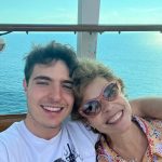 Em lados opostos da briga pela herança deixada por Gugu Liberato, o filho mais velho, João Augusto postou foto do lado da mãe, Rose Miriam e as irmãs gêmeas em uma viagem para Bahamas (Foto: Instagram)