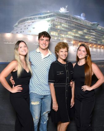 Filho de Gugu faz viagem com as mães e irmãs durante a briga por herança (Foto: Instagram)