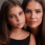 Deborah Secco revela se comenta sobre a vida íntima com a filha de 7 anos. (Foto: Instagram)