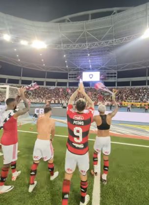 Torcedores saíram do estádio decepcionados com o time. (Foto: Instagram)