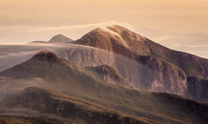 Mesmo sendo um dos lugares mais altos do país, o Pico da Bandeira é o mais acessível das montanhas de grande altitude. (Foto: Instagram)