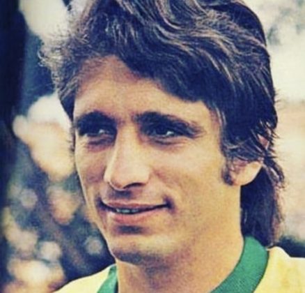 Defendeu a Seleção Brasileira e jogou na Copa do Mundo de 1974. Possui vários títulos de campeão. (Foto: Instagram)