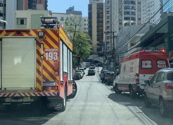 A rua Antônio Dib Mussi precisou ser isolada para o atendimento, e a Guarda Municipal teve de ser acionada para dar apoio à equipe. (Foto: Corpo de Bombeiros)