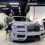 O cantor, Gusttavvo Lima saiu para um passeio e voltou para sua casa com um Rolls-Royce Collinan, um dos carros luxuosos e mais potentes do mundo, avaliado no Brasil, cerca de R$13 milhões (Foto: Instagram)