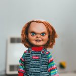 O proprietário do boneco Chucky, identificado como Carlos N, utilizou o brinquedo para assustar pessoas em uma praça pública da cidade, encontrando-se sob a influência de uma "substância ilícita", de acordo com a mídia local. (Foto Pexels)