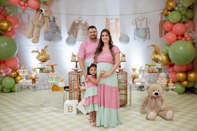 O casal já possui uma filha de 5 anos. Após o parto, os bebês foram levados para a Unidade de Tratamento Intensivo Neonatal (UTIN), e a mãe está se recuperando bem. (Foto Instagram)