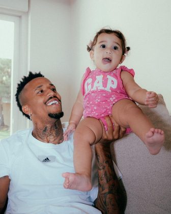 O jogador Éder Militão, chegou ao Brasil para passar alguns dias ao lado da sua filha, Ceci. O atleta também aproveitou para passar um tempo no novo escritório do seu empresário, Ulisses Jorge, em São Paulo (Foto: Instagram)