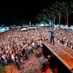 Uma mulher grávida levantou a mão e subiu ao palco. (Foto Instagram)