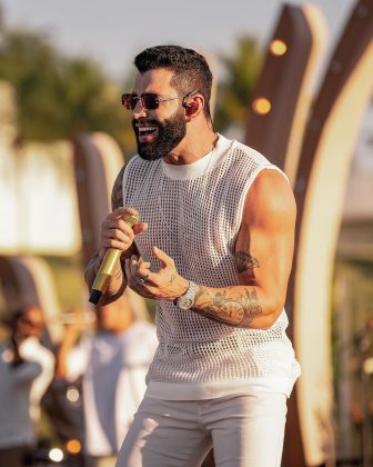 Outro acrescentou: "Parece que tentou mexer na barba sozinho e fez uma bagunça". (Foto Instagram)