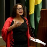 Luciana Santos, ministra da Ciência e Tecnologia "A notícia de mais um ataque com arma de fogo a um escola nos causa profunda tristeza e indignação. Toda a minha solidariedade às vítimas, familiares e à comunidade escolar. Escola não pode ser lugar de medo e violência, precisamos unir esforços para fortalecer uma cultura de paz." (Foto Agência Brasil)