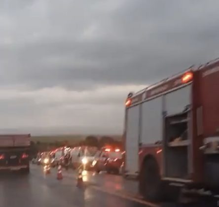 Dentre os feridos estão ao menos três crianças. (Foto: reprodução vídeo)