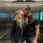 Eles estão noivos e planejam se casar no próximo ano. (Foto: Instagram)